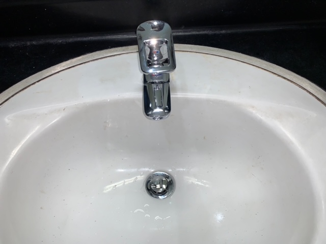 洗面台水栓取り替え