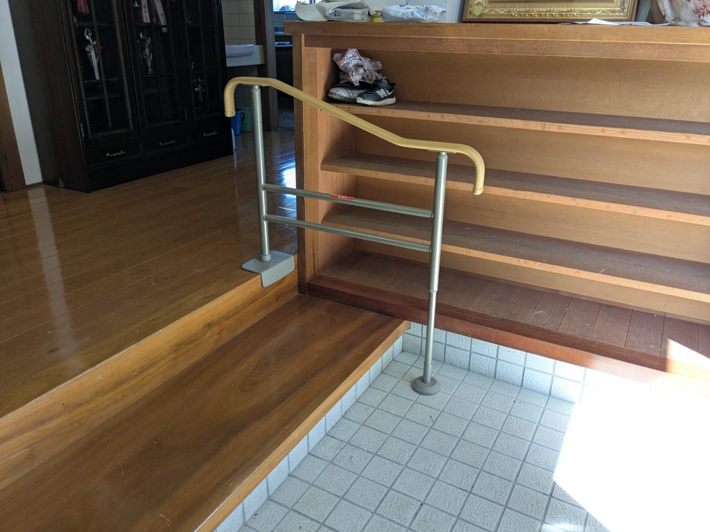 久留米市　公民館手摺設置工事