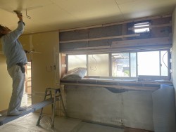 キッチン施工中