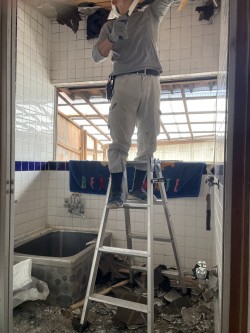 キッチン施工中