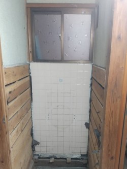 洗面施工中